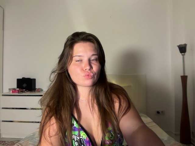 Chiculya live cam on BongaCams