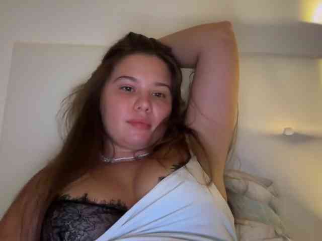 Chiculya Live Webcam on BongaCams