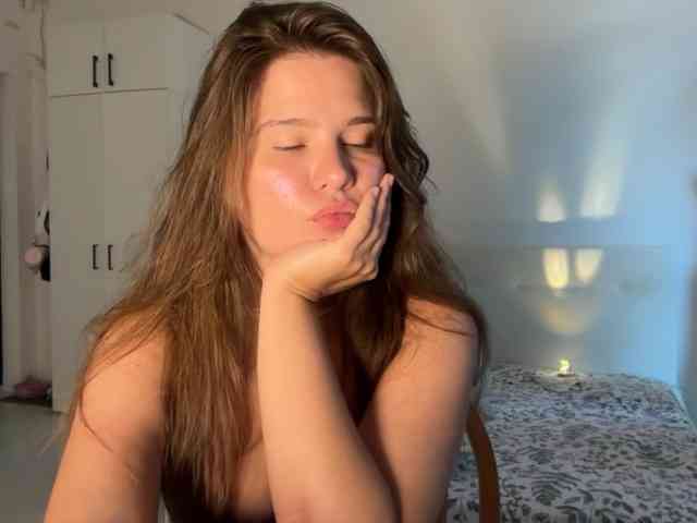 Chiculya Live Webcam on BongaCams