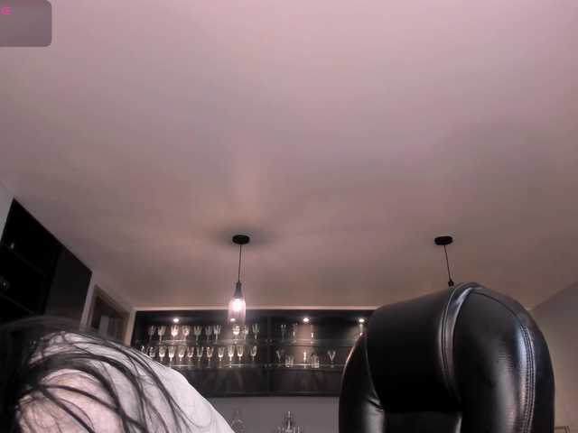 LeahLombardi live cam on BongaCams