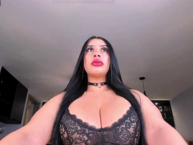 LeahLombardi live cam on BongaCams
