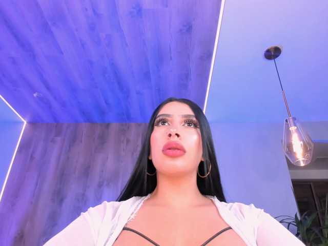 LeahLombardi live cam on BongaCams
