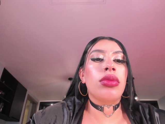 LeahLombardi live cam on BongaCams