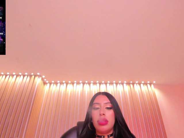 LeahLombardi live cam on BongaCams