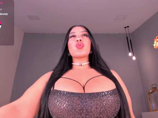 LeahLombardi live cam on BongaCams