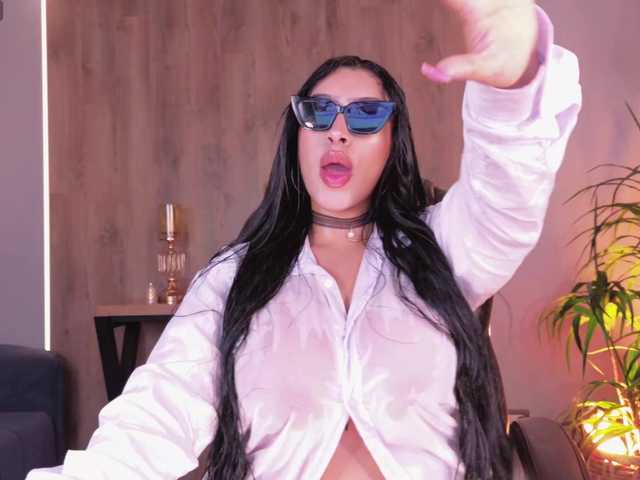 LeahLombardi live cam on BongaCams