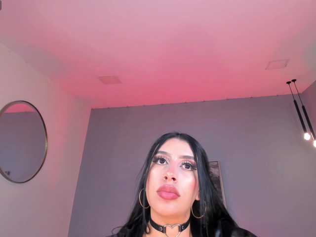 LeahLombardi live cam on BongaCams