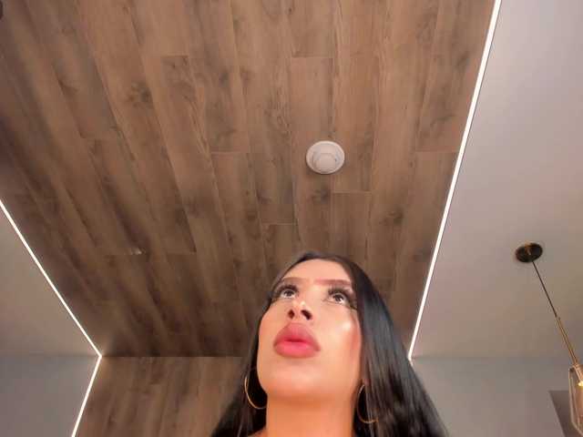 LeahLombardi's BongaCams show and profile