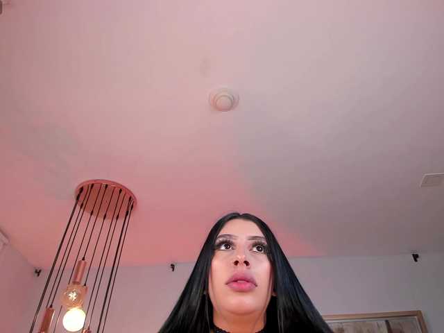 LeahLombardi live cam on BongaCams
