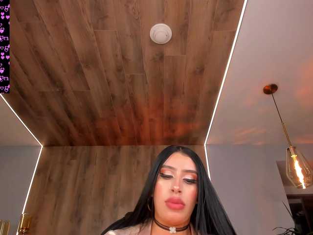 LeahLombardi live cam on BongaCams
