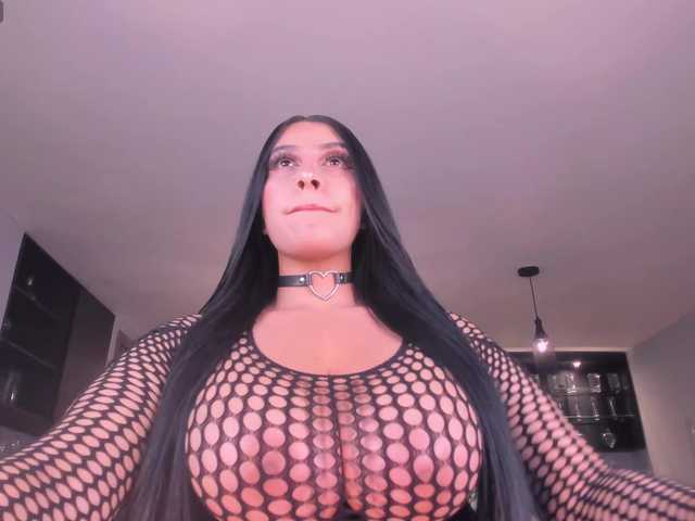 LeahLombardi live cam on BongaCams
