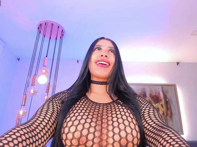 LeahLombardi live cam on BongaCams