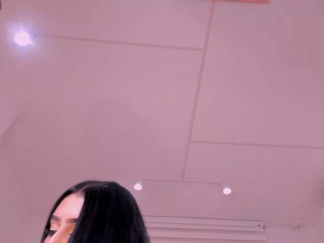 LeahLombardi live cam on BongaCams