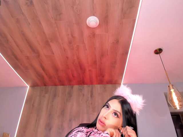 LeahLombardi live webcam show