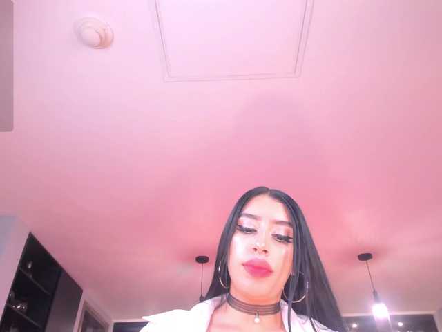 LeahLombardi live cam on BongaCams