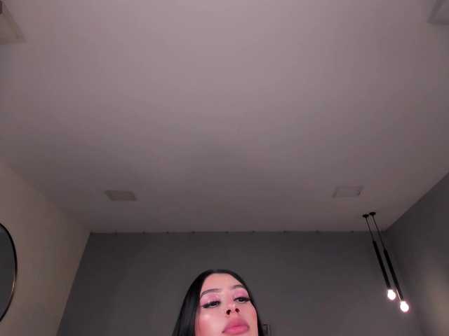 LeahLombardi live cam on BongaCams