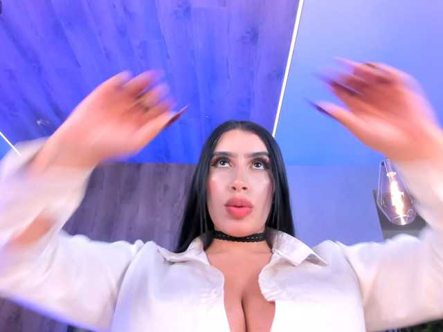 LeahLombardi live cam on BongaCams