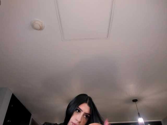 LeahLombardi live cam on BongaCams