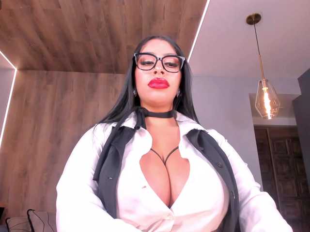 LeahLombardi live webcam show