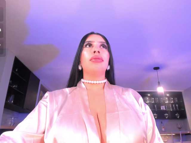 LeahLombardi live cam on BongaCams