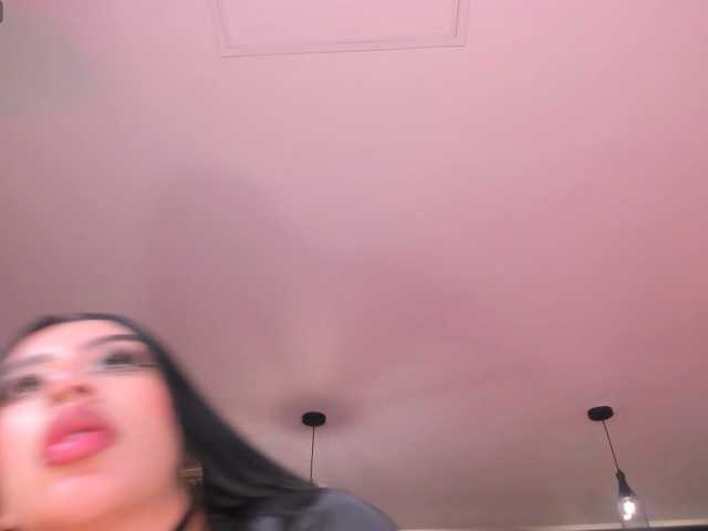 LeahLombardi live cam on BongaCams