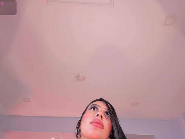 LeahLombardi live cam on BongaCams