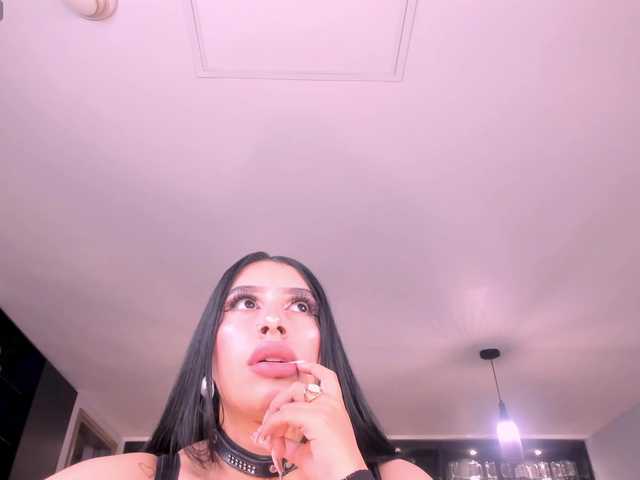LeahLombardi live cam on BongaCams