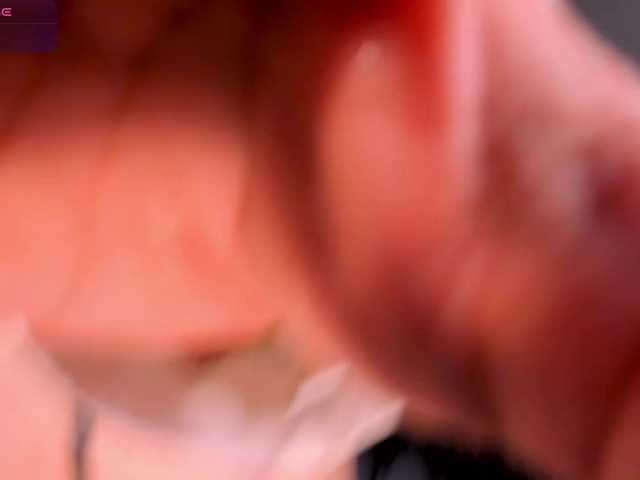 LeahLombardi live cam on BongaCams