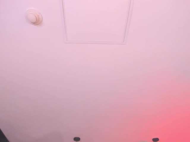 LeahLombardi live cam on BongaCams