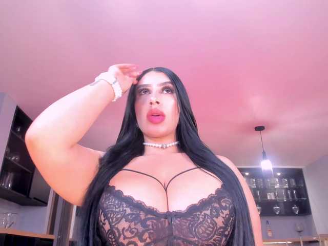 LeahLombardi live cam on BongaCams