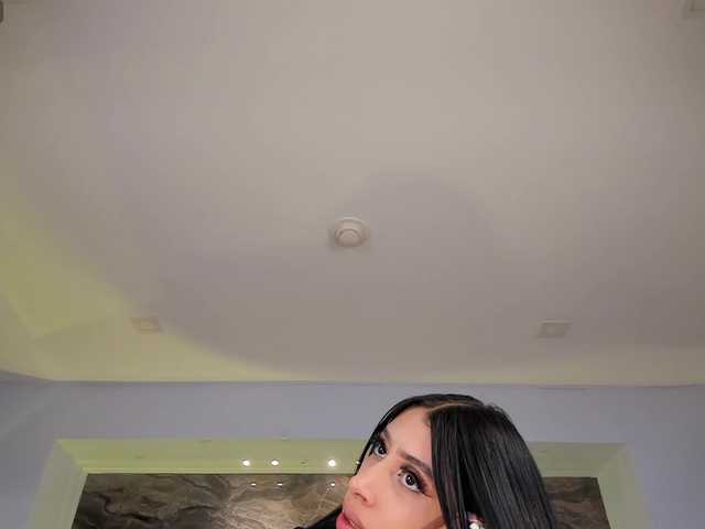 LeahLombardi live cam on BongaCams