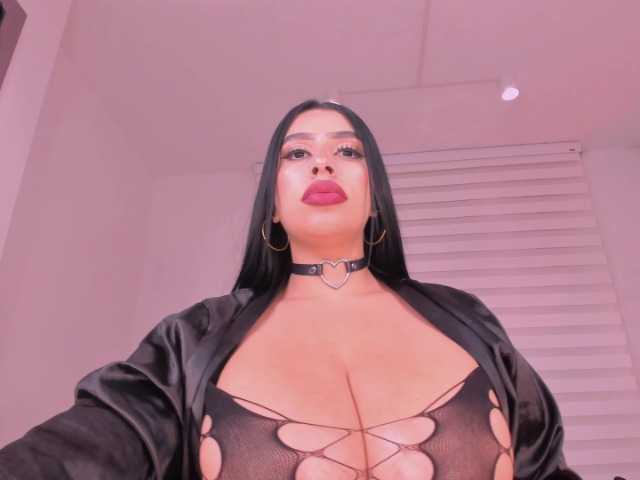 LeahLombardi live cam on BongaCams