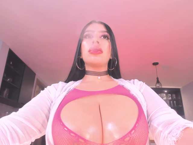 LeahLombardi live cam on BongaCams