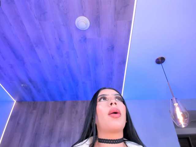 LeahLombardi live cam on BongaCams