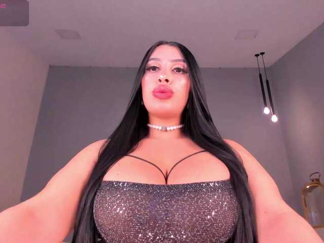 LeahLombardi live cam on BongaCams