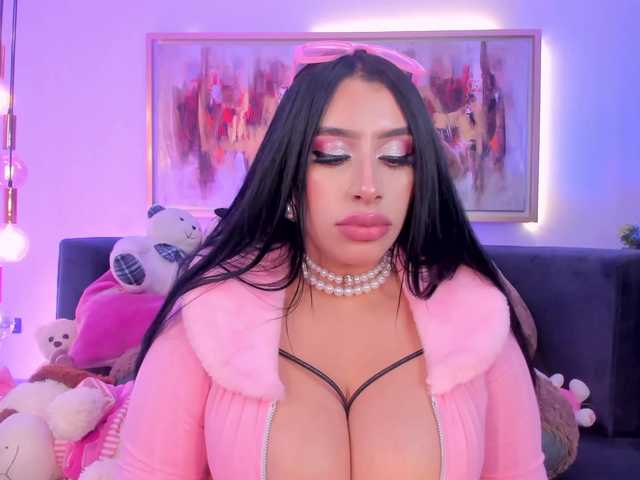LeahLombardi live cam on BongaCams