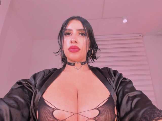 LeahLombardi live cam on BongaCams
