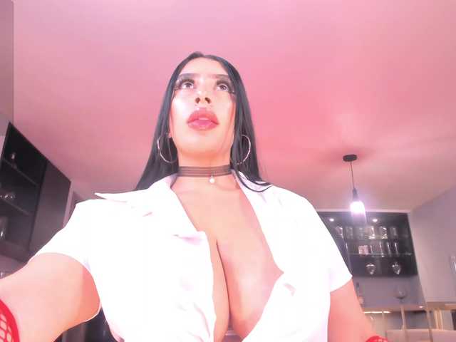 LeahLombardi live cam on BongaCams