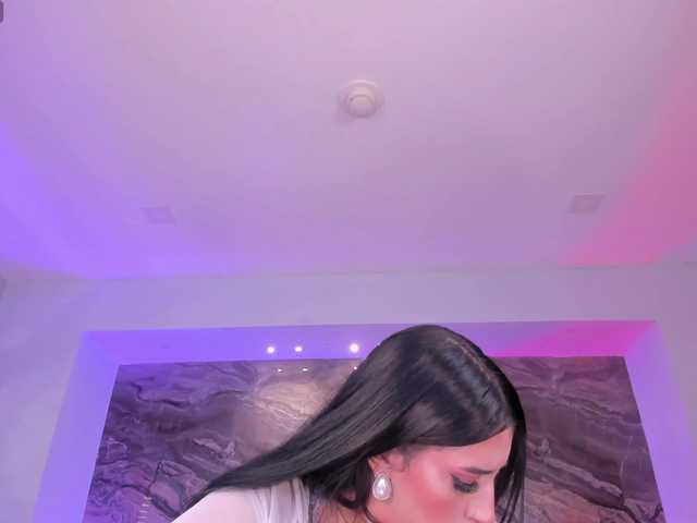 LeahLombardi live cam on BongaCams