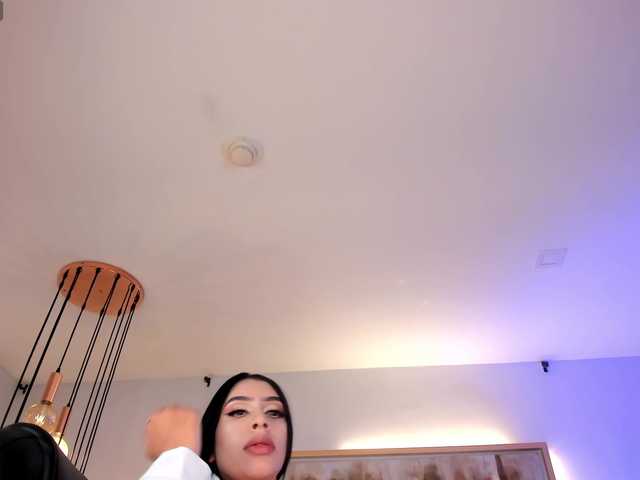 LeahLombardi live cam on BongaCams