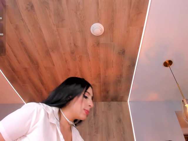 LeahLombardi live cam on BongaCams
