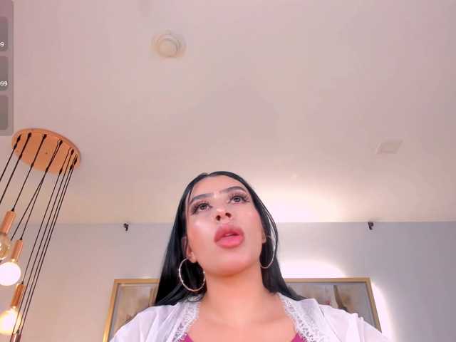 LeahLombardi live cam on BongaCams