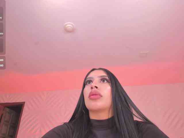 Modelo: LeahLombardi