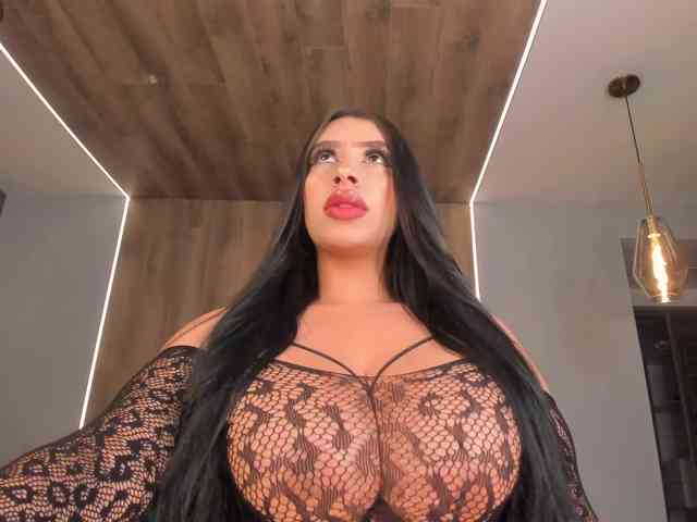 LeahLombardi Live Webcam on BongaCams