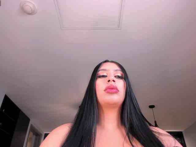 Model: LeahLombardi