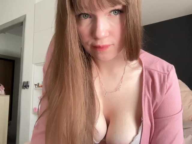Aliceprobrawlstars live cam on BongaCams