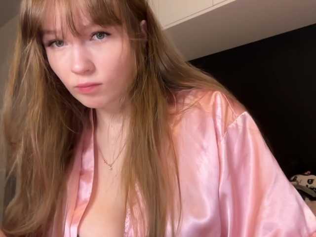 Aliceprobrawlstars live cam on BongaCams