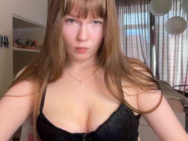 Aliceprobrawlsta... Live Webcam on BongaCams