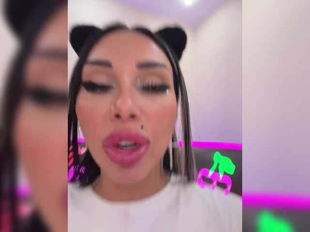  Cristalkate chat room