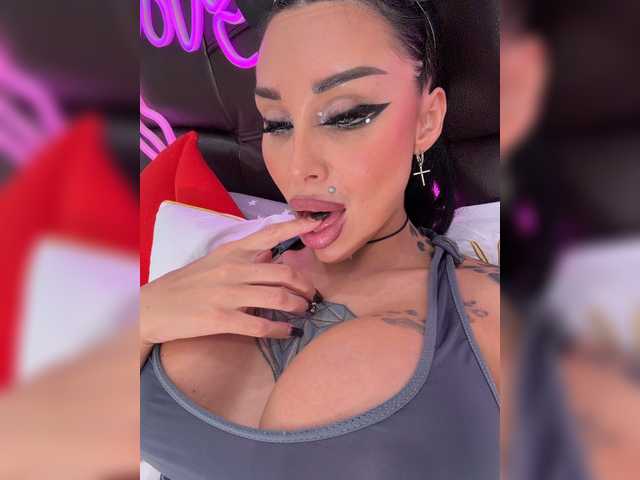  Cristalkate chat room